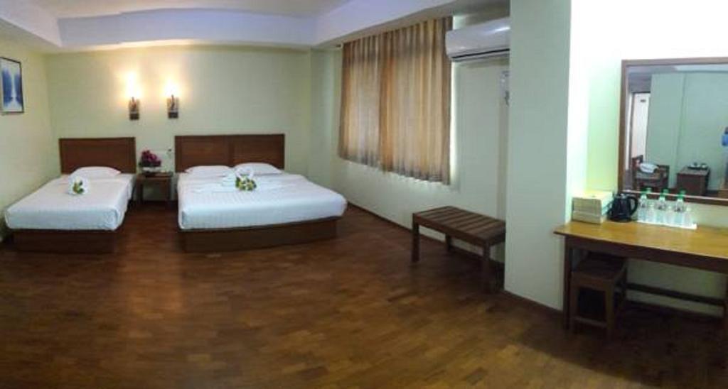 Shwe Phyu Hotel Mandalay Exterior photo