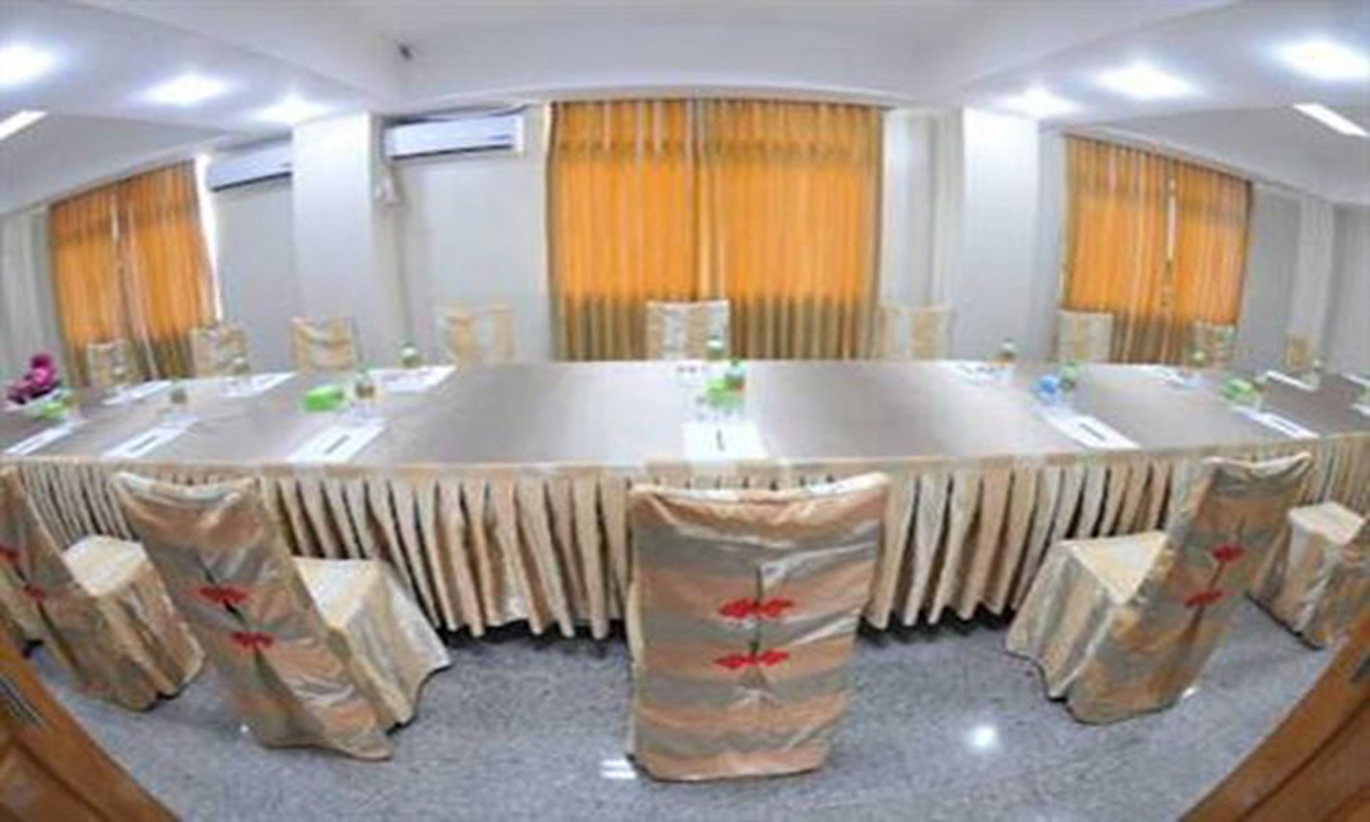 Shwe Phyu Hotel Mandalay Exterior photo
