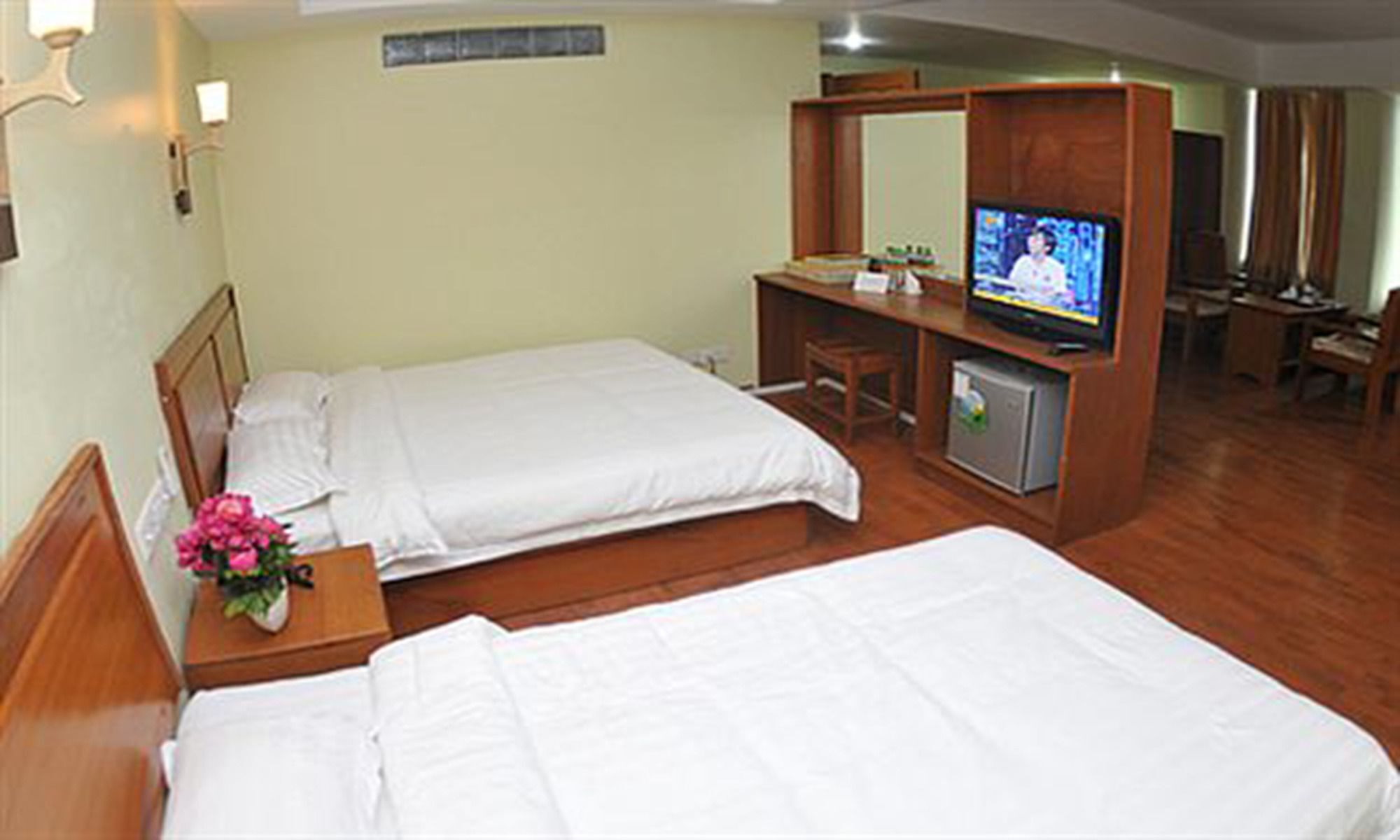 Shwe Phyu Hotel Mandalay Exterior photo