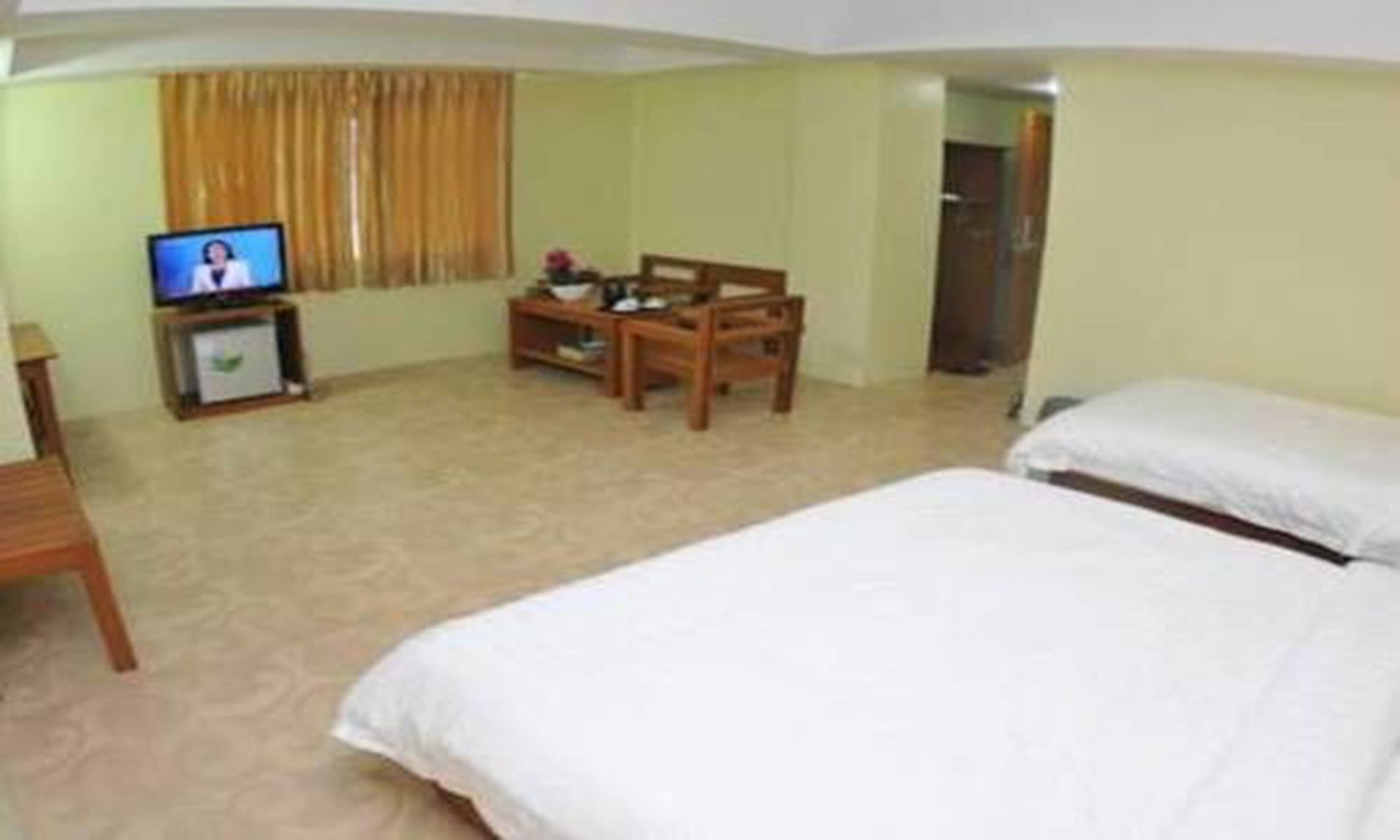 Shwe Phyu Hotel Mandalay Exterior photo